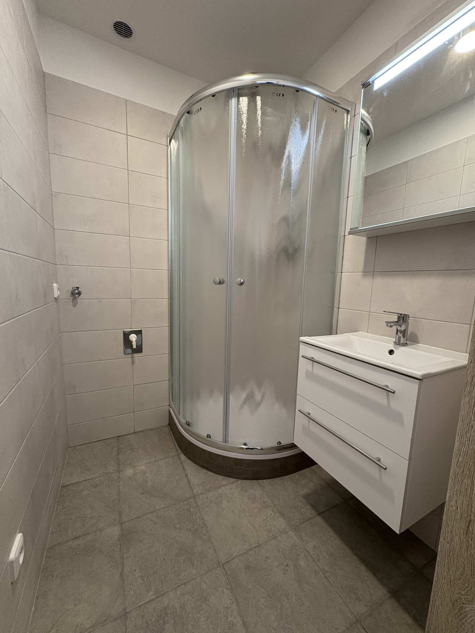 Rekonstrukce koupelny - Praha, Zahradníčkova